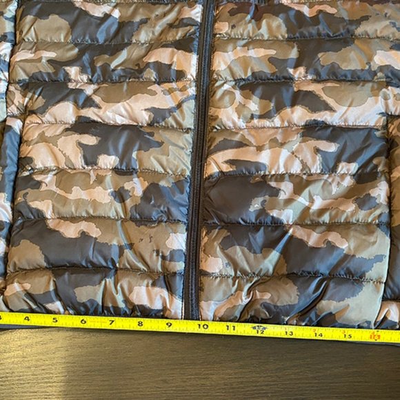 Hawke & Co Down Packable Mens Vest (NWT) - Picture 6 of 9